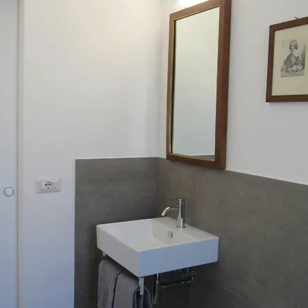 Duma Bed Apartman Como